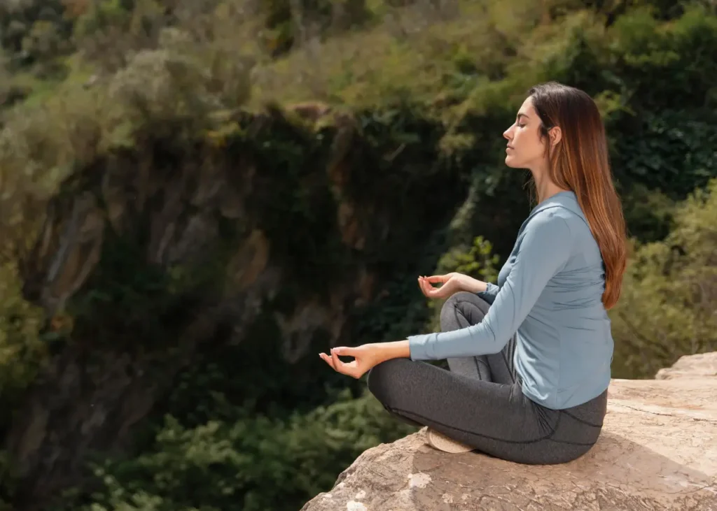 Mujer practicando técnicas de respiración